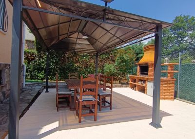 Cenador y Barbacoe en A Happy Place Becerril
